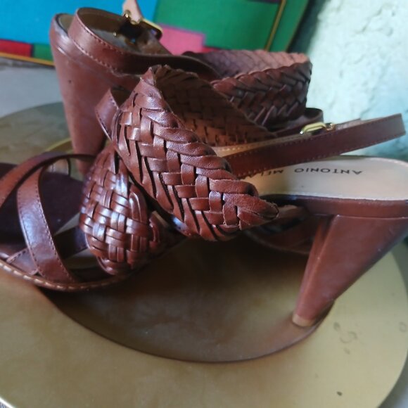 Brown strappy sandals - Picture 6 of 9